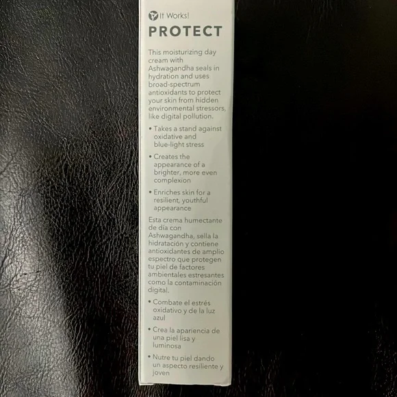 It Works! Skincare bundle - Picture 3 of 6